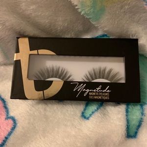 Tori Belle 10 magnetic throw back selfies!